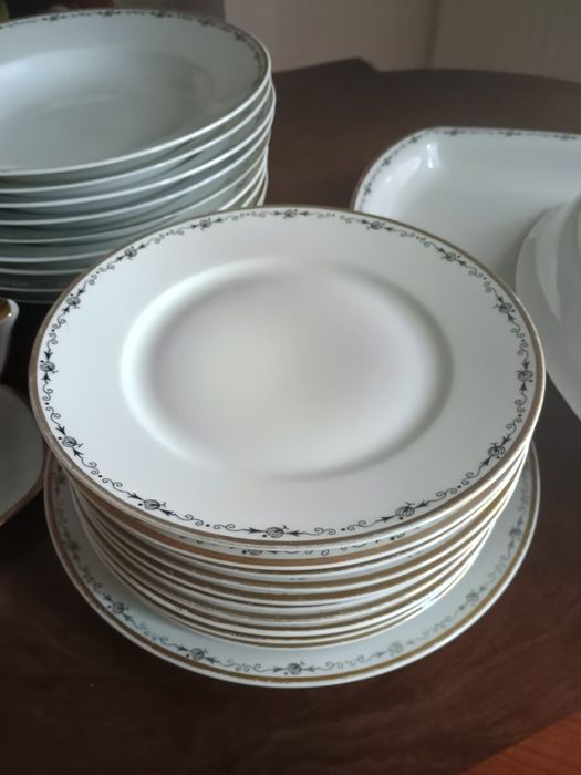 Niekompletny serwis obiadowy