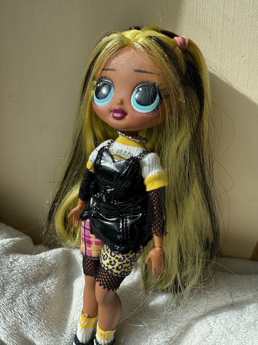 Лялька lol surprise alt grrrl серія 2