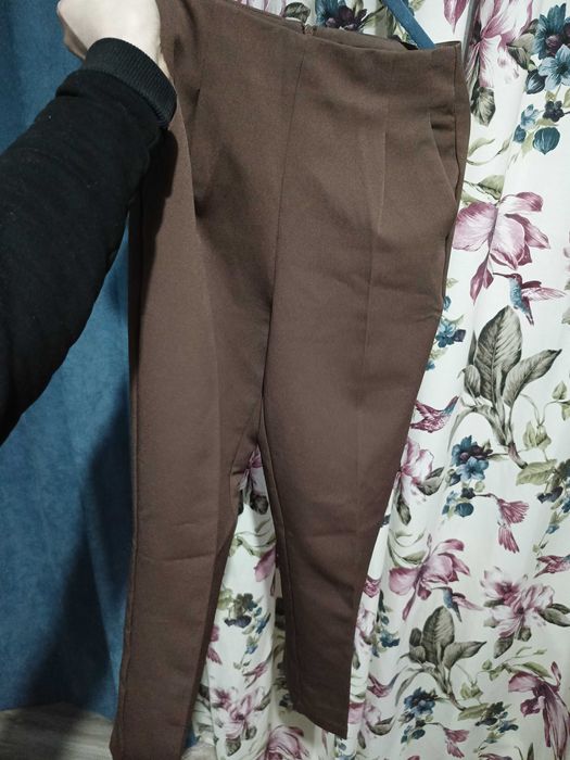 Штани чіноси з стрілками