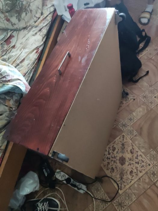 Тумба на колесах