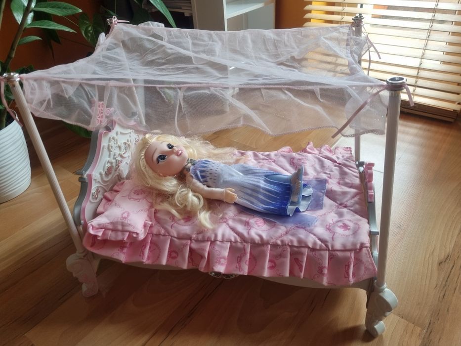 Łóżko dla lalki księżniczki duże