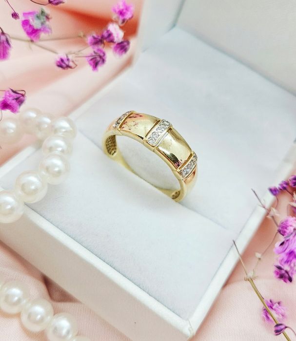 Złoty pierścionek, klasyczne, cyrkonie, pr 585, r. 16