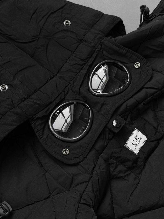 Утеплена чоловіча жилетка C.P. Company з капюшоном і лінзами, розміри M–XXL