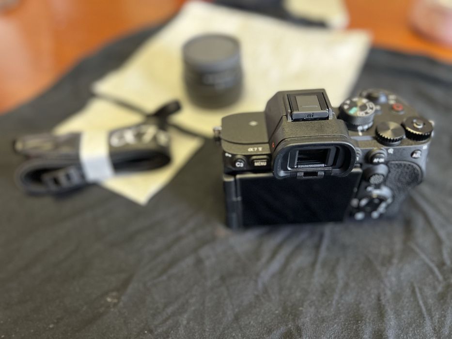 Câmara SONY a7 V  ILCE-7m5 + OBJETIVA