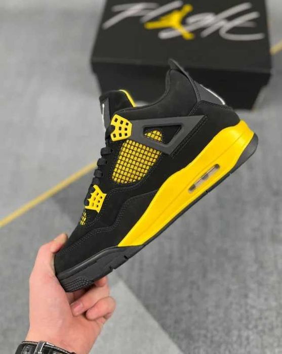 Jordan 4 Retro Thunder R.40