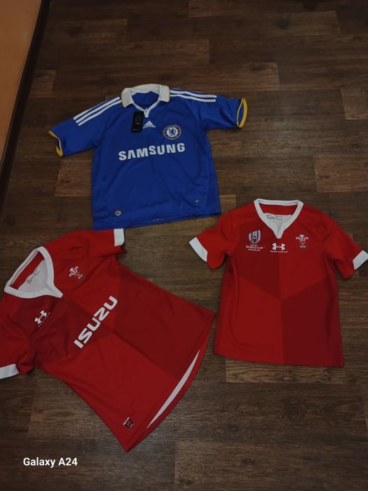 Кофти та футболки  спортивні