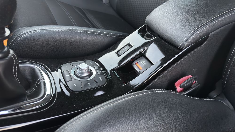 Renault Megane 2016рік BOSE Не фарбований