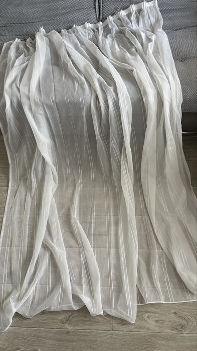 Білий тюль готовий з гачками