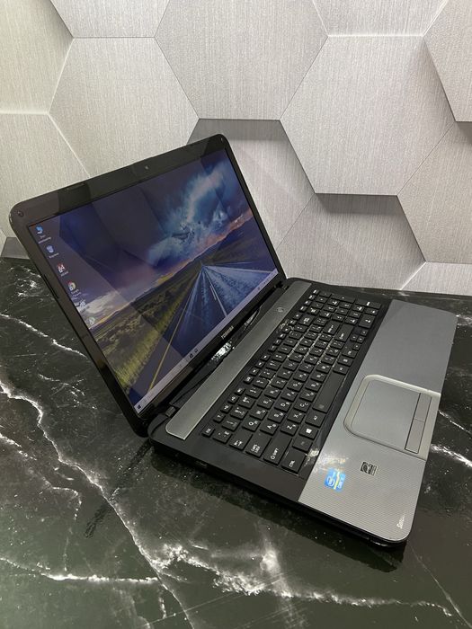 Ноутбук Toshiba Satelite L870