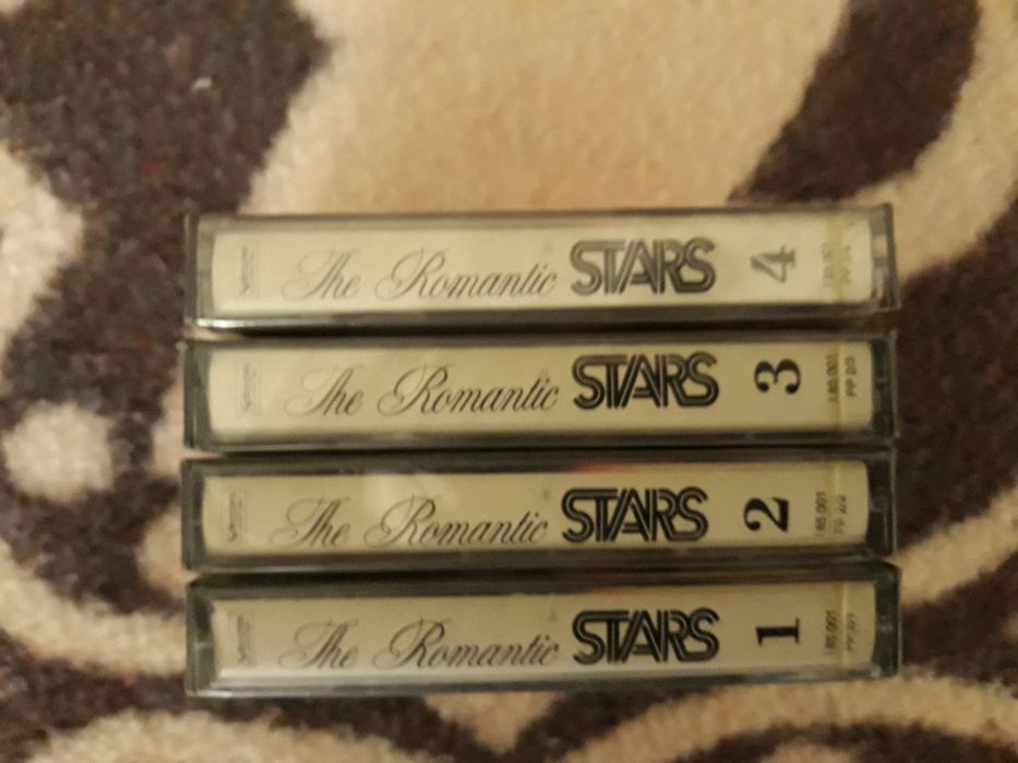 11 Cassetes vários.