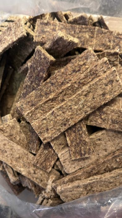 Naturalne przysmaki dla psów - pasek z jagnięciny