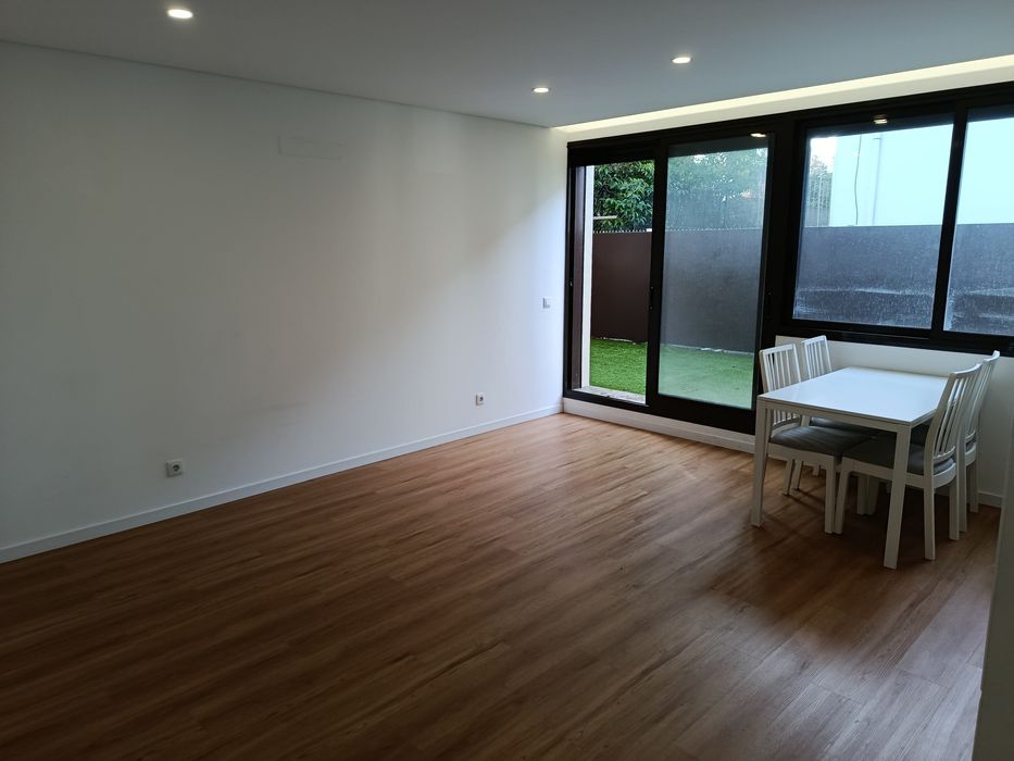 T1 com avançado relvado Palheiros 7 min Universidade/Castelo