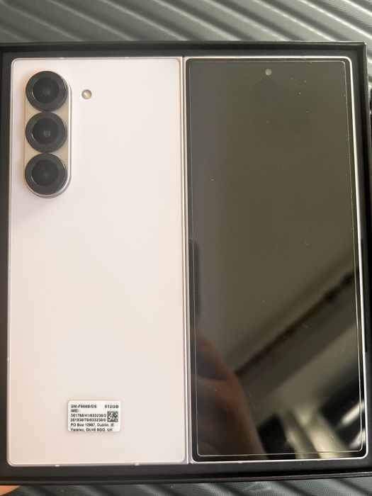 Samsung galaxy z fold6 pink