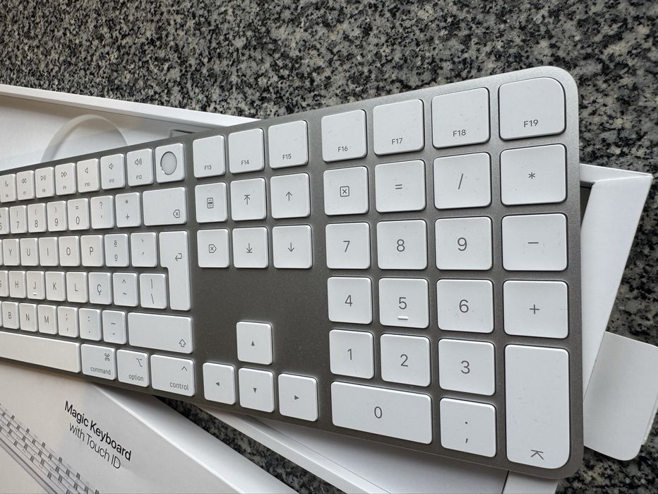 Apple Magic Keyboard ID PT como novo