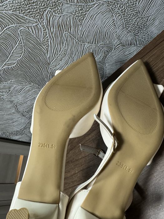 Туфлі бежеві на вечірку/весілля