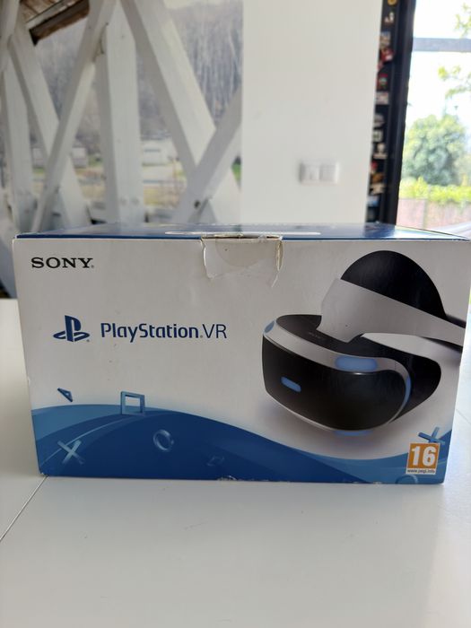 PS4 Pro 860GB + PS VR Original + 2 Comandos + 2 Jogos
