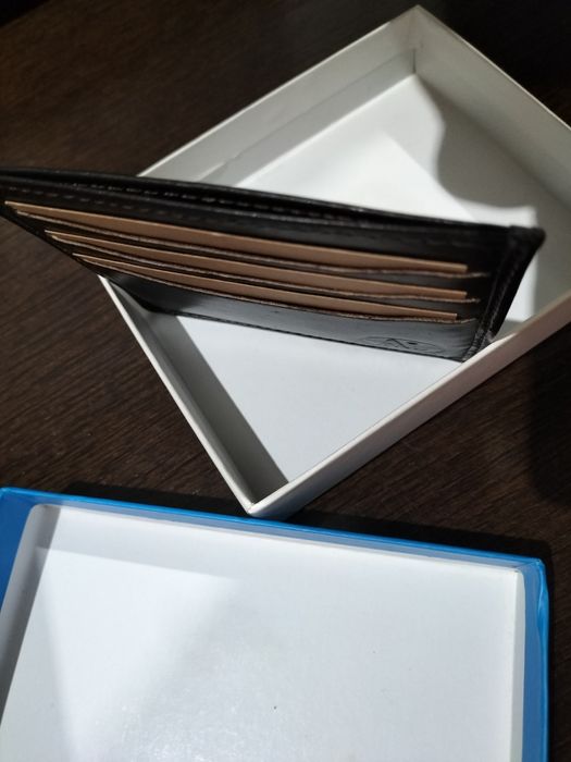 Porta cartões em pele genuína castanho escuro