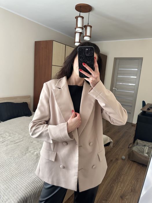 Піджак двобортний жіночий oversize фасону бежевий