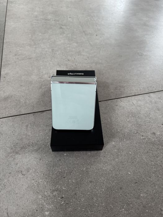 Samsung Galaxy Z Flip 5