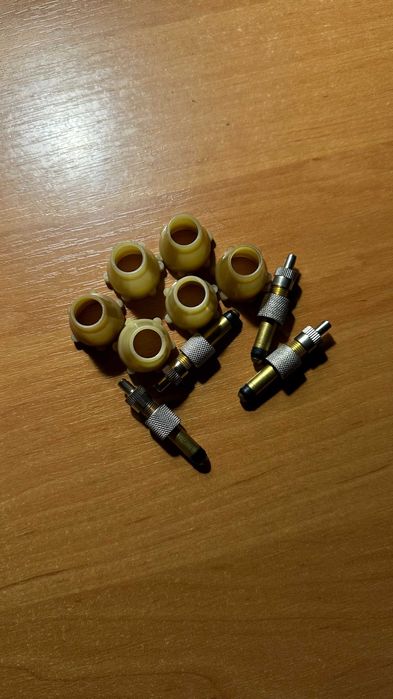 Золотник, колпачок на нипель с зубчиками, втулка для камеры покрышки.