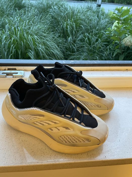 adidas Yeezy 700 V3 Azael FW4980, rozmiar 38