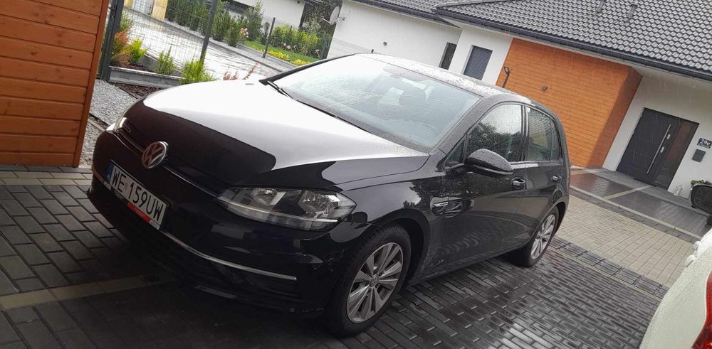 Volkswagen Golf Kultowy oszczędny czarny VW Golf