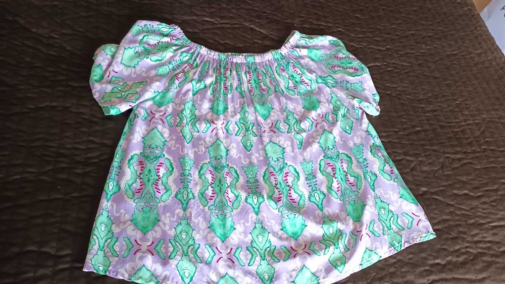 Blusa em lilás e verde da karamel