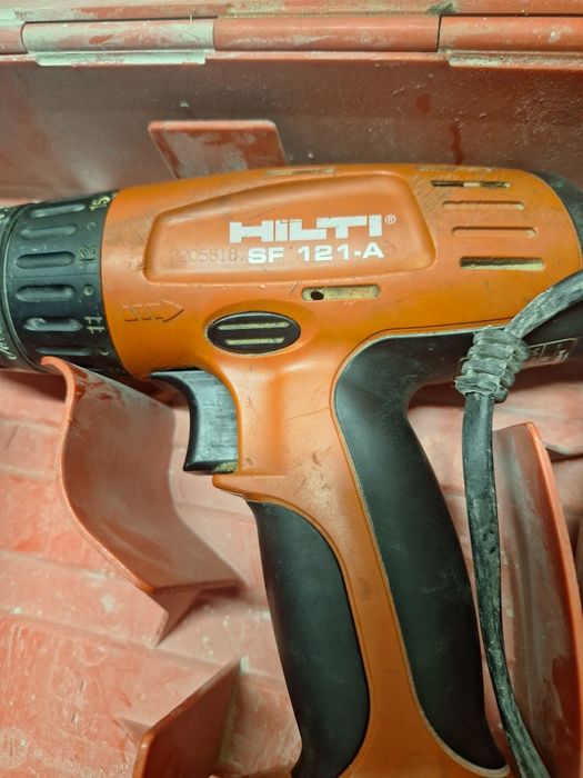 Wkrętarka Hilti z 2 bateriami