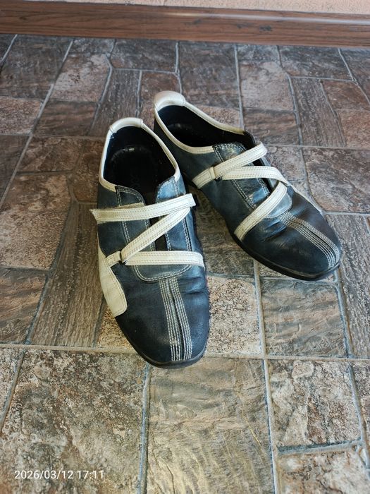 Кросівки жіночі, 41 розмір