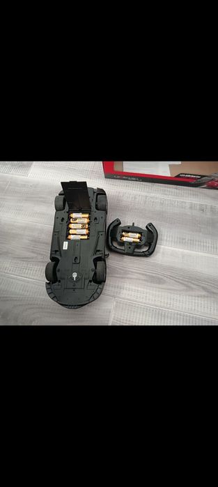 Машинка на радіокеруванні із системою Дріфта Rastar Ferrari Aperta.