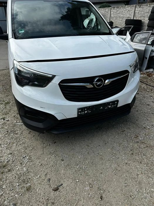 Przód Kompletny Maska Zderzak Lampy Błotniki Opel Combo E 2021r Kolor EWP