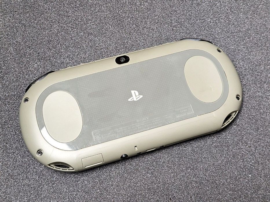 Читайте опис PS Vita 2000 16gb дефект