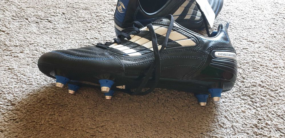 Sprzedam buty korki firmy addidas
