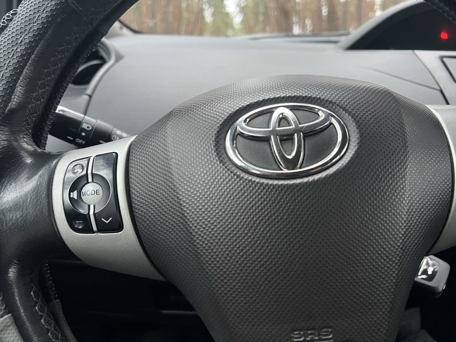 Тайота Ярис Автомат Торг Обмен Супер Слстояние