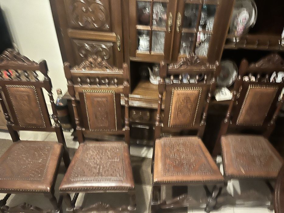 Conjunto mesa extensível e 4 cadeiras
