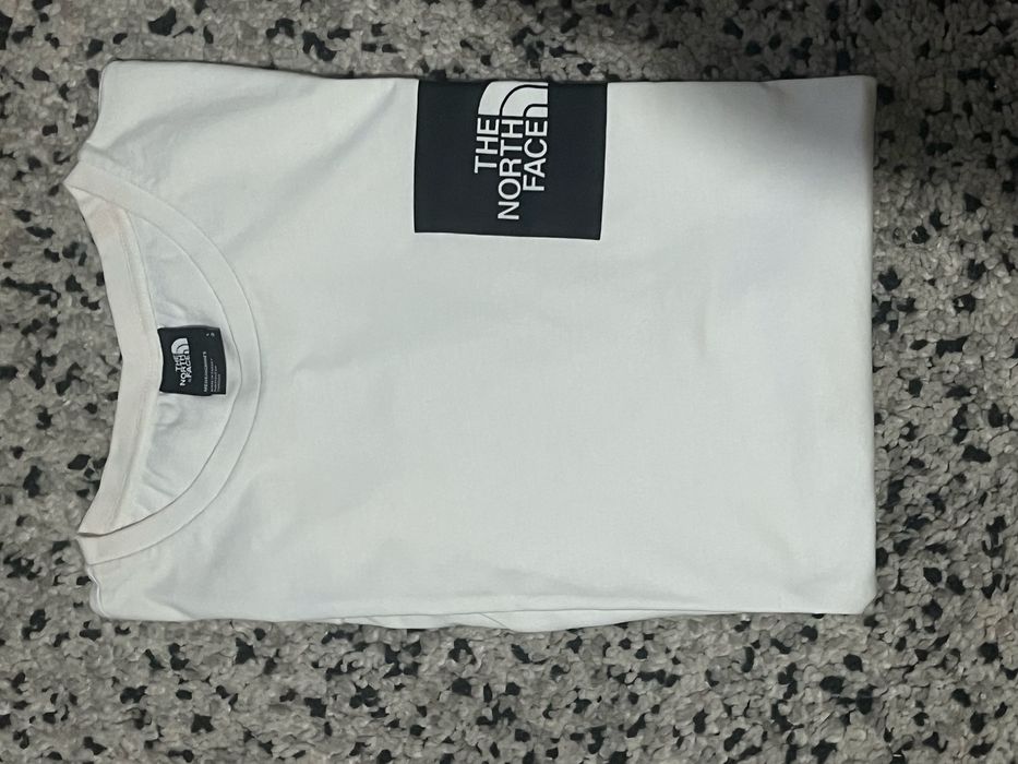 Tshirt north face fred perry  adidas L como novo