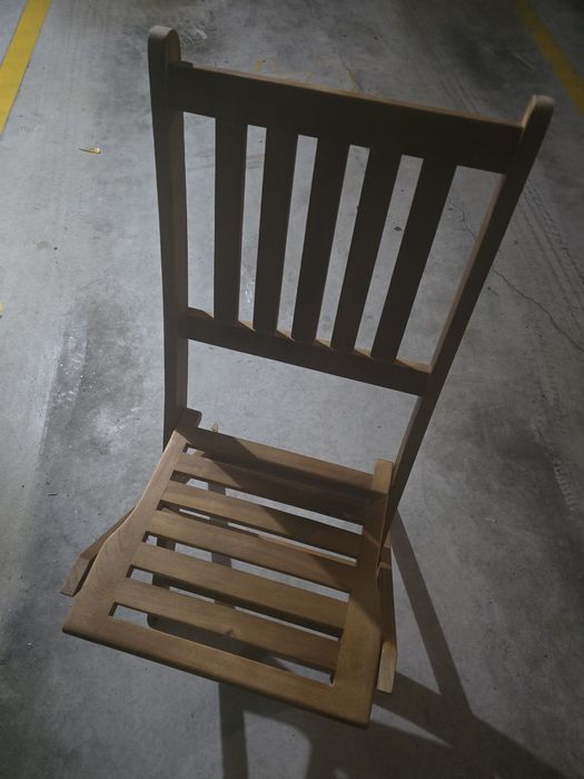Conjunto Mesa e duas cadeiras