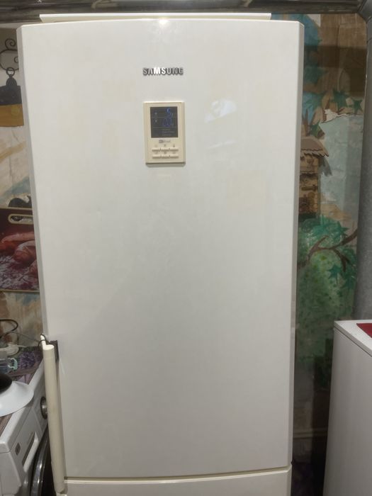 Продам холодильник