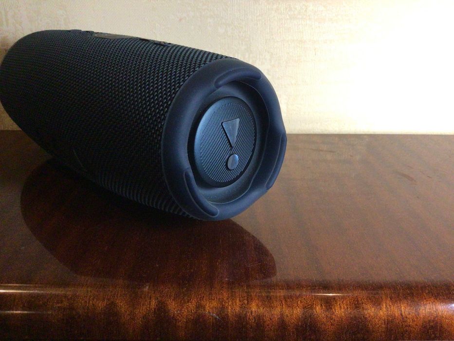 JBL Charge 5 (bluetooth-колонка)