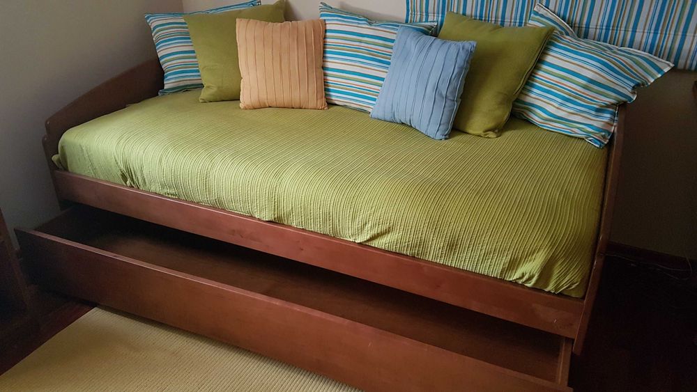 Cama individual com gavetão, colchão e estrado