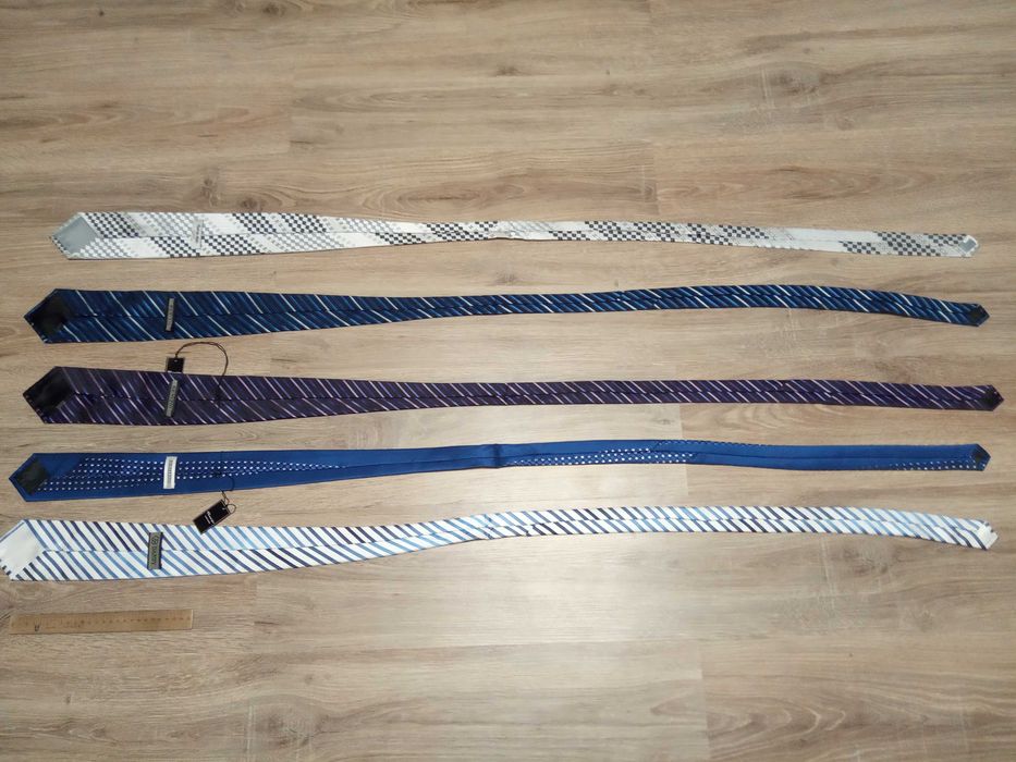 Краватки різні, ціна 29 грн. за всі 5 шт.