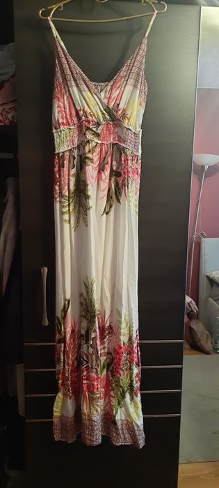 Długa letnia sukienka