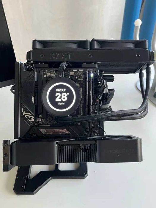 PC mini ITX Premium RTX 4070S Ryzen 9 64GB