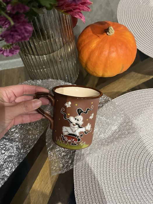 Глиняна чашка в українському стилі