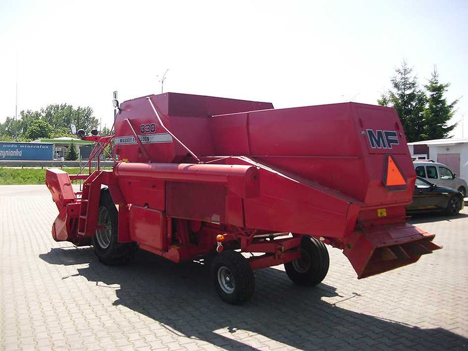 Зерноуборочный комбайн Massey Ferguson 330