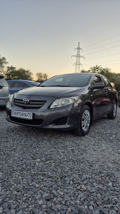 Toyota Corolla 2008год