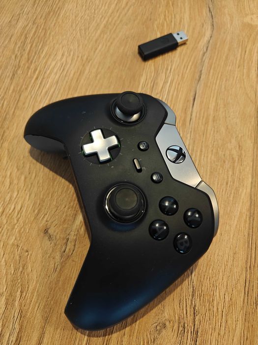 Pad Xbox One Elite + Wireless adapter