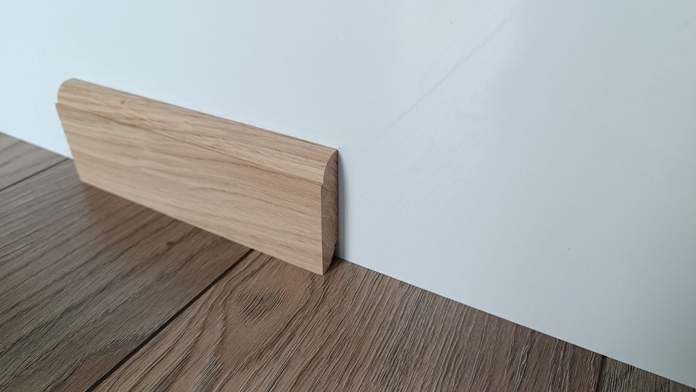 Listwy przypodłogowe dębowe efekt surowego drewna, cokoły