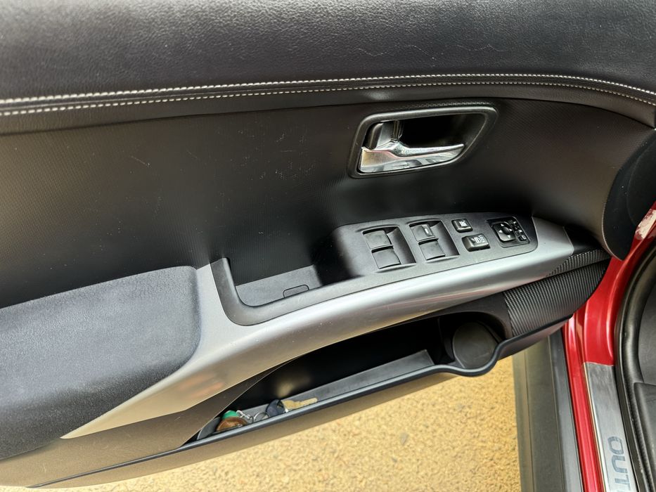 Mitsubihi Outlander XL