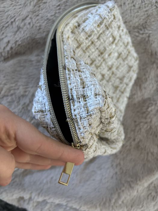 Biało złota elegancka duża kosmetyczka pouch biała